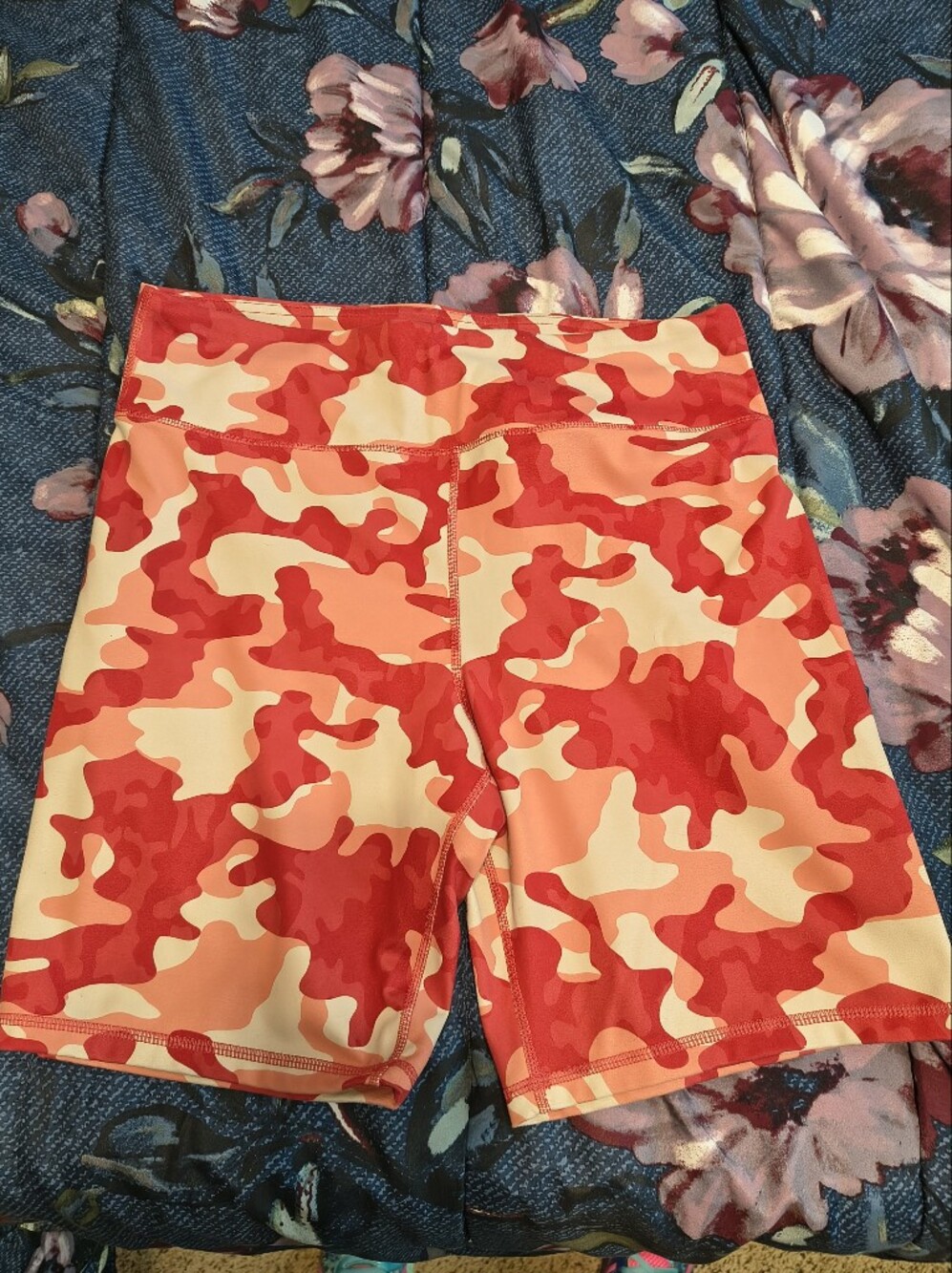 Women's Athletic Stretch Shorts - Red Orange Camo